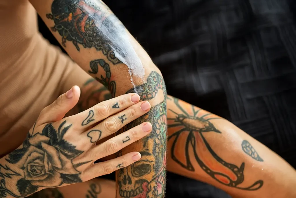 Hidrateaza si fa scrub intainte de sedinta de tatuaj.